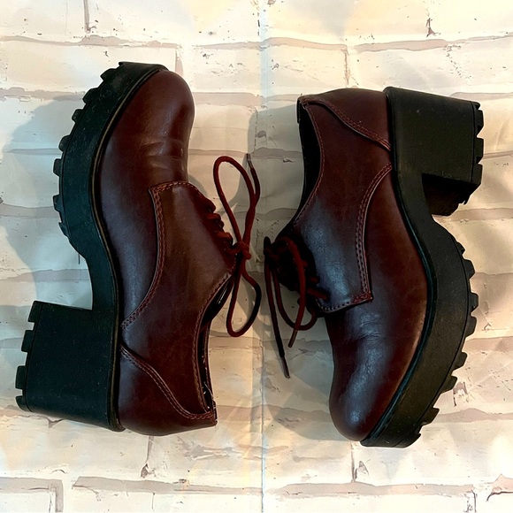 Soda Platform Shoes - Picture 4 of 5